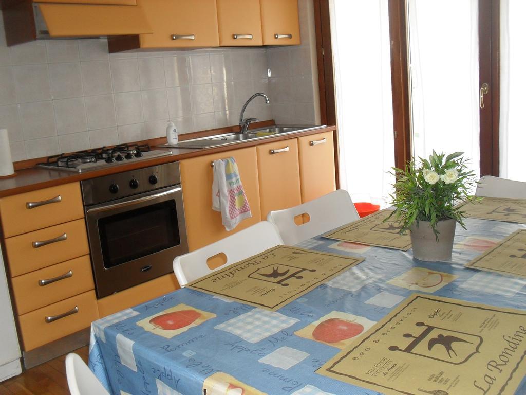Appartement La Rondine à Lucques Chambre photo