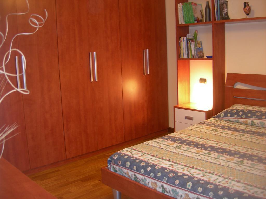Appartement La Rondine à Lucques Chambre photo