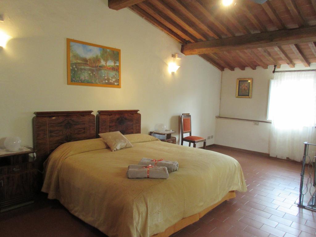 Appartement La Rondine à Lucques Chambre photo