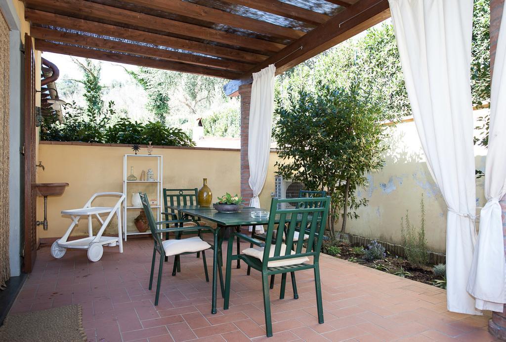 Appartement La Rondine à Lucques Chambre photo