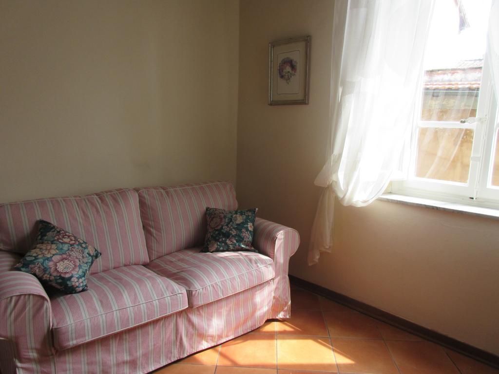 Appartement La Rondine à Lucques Chambre photo